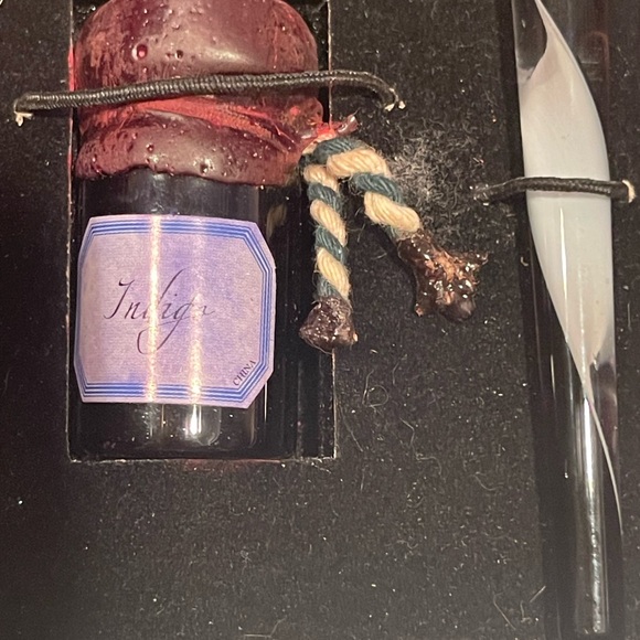 Madame de Pompadour Ink Box - Picture 4 of 8